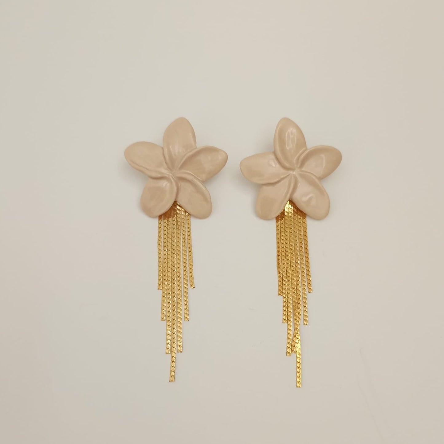 Pendiente Magnolia Cascada Nude